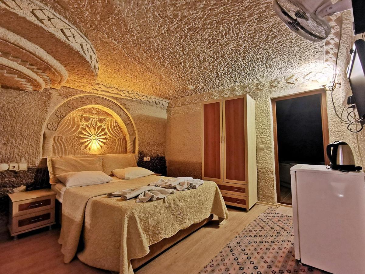 Falcon Cave Suites Гореме Экстерьер фото