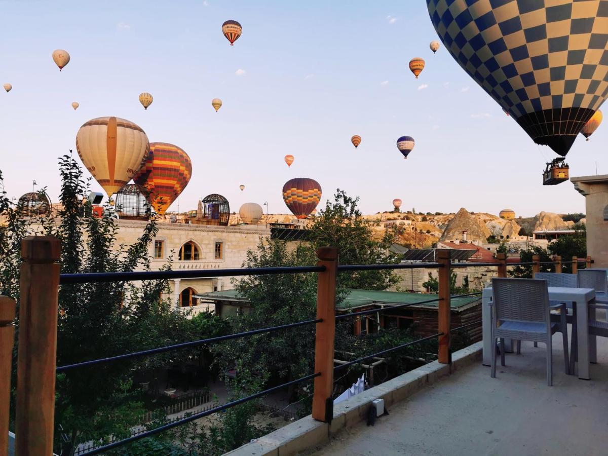 Falcon Cave Suites Гореме Экстерьер фото