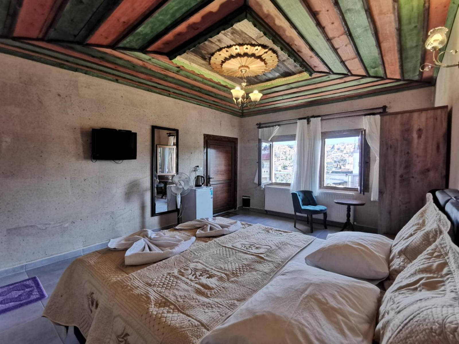 Falcon Cave Suites Гореме Экстерьер фото