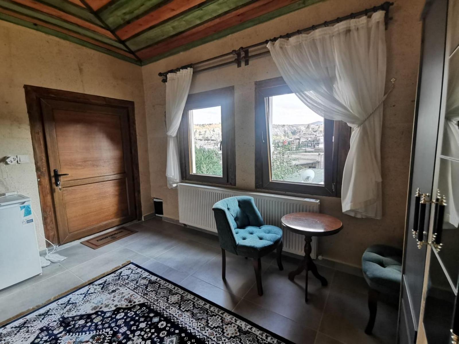 Falcon Cave Suites Гореме Экстерьер фото