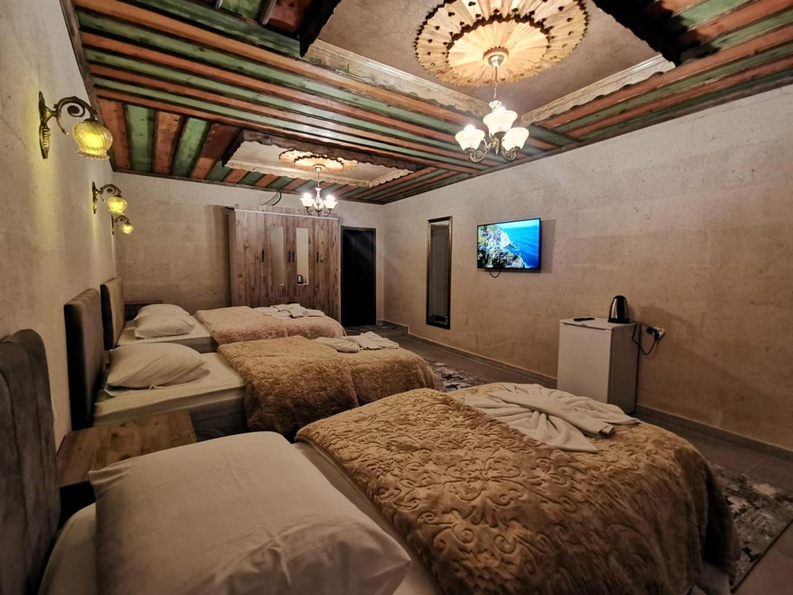 Falcon Cave Suites Гореме Экстерьер фото
