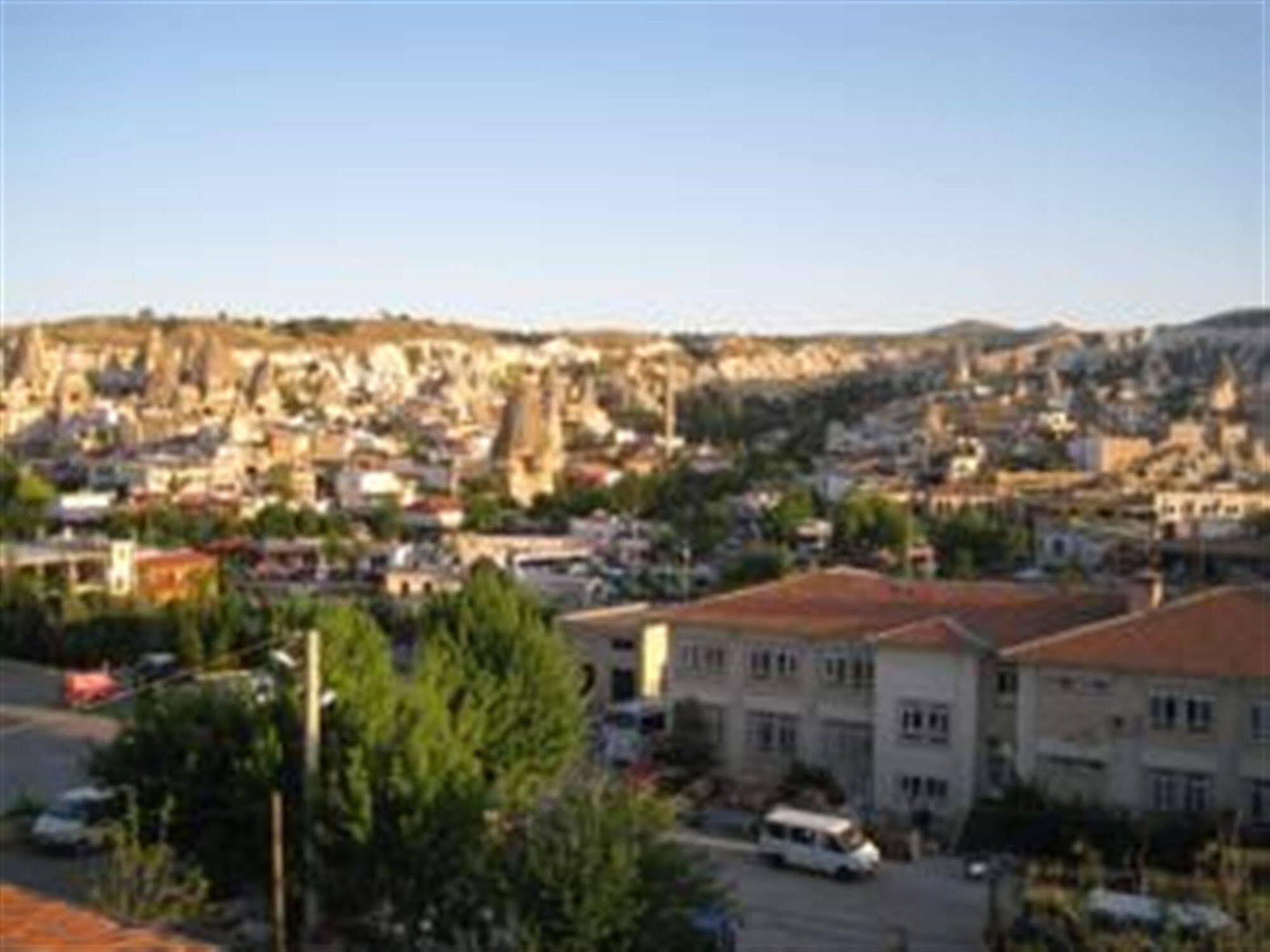 Falcon Cave Suites Гореме Экстерьер фото