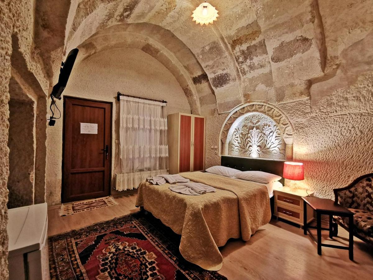 Falcon Cave Suites Гореме Экстерьер фото