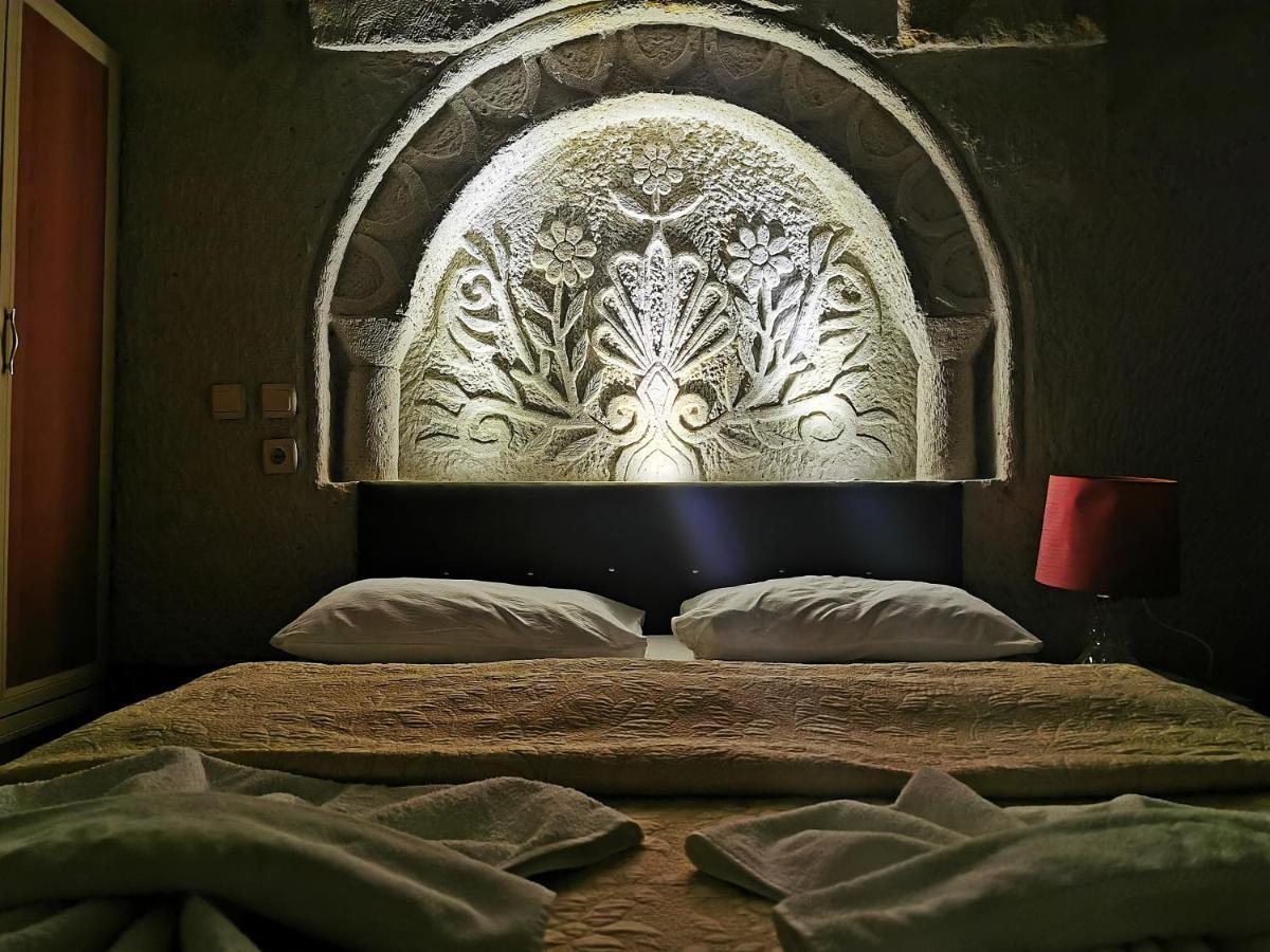 Falcon Cave Suites Гореме Экстерьер фото