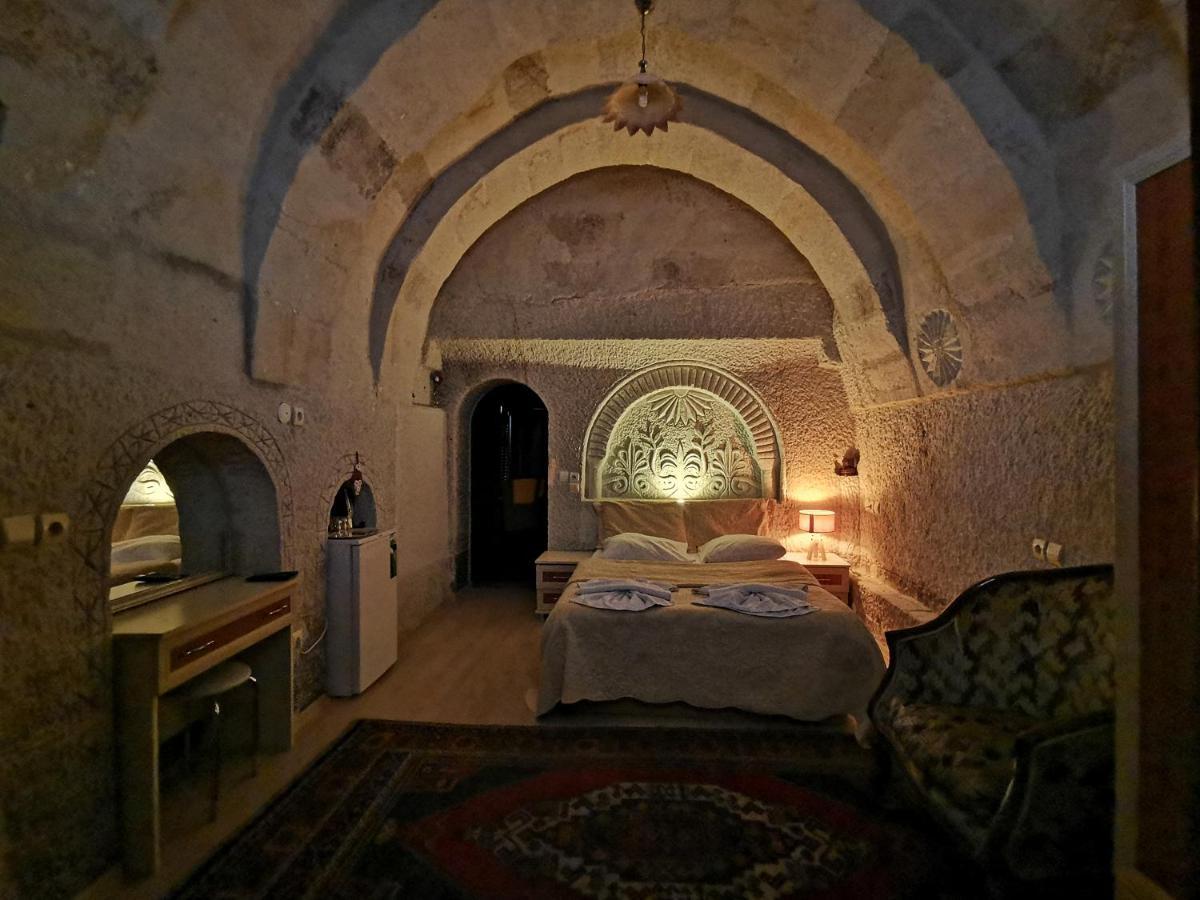 Falcon Cave Suites Гореме Экстерьер фото
